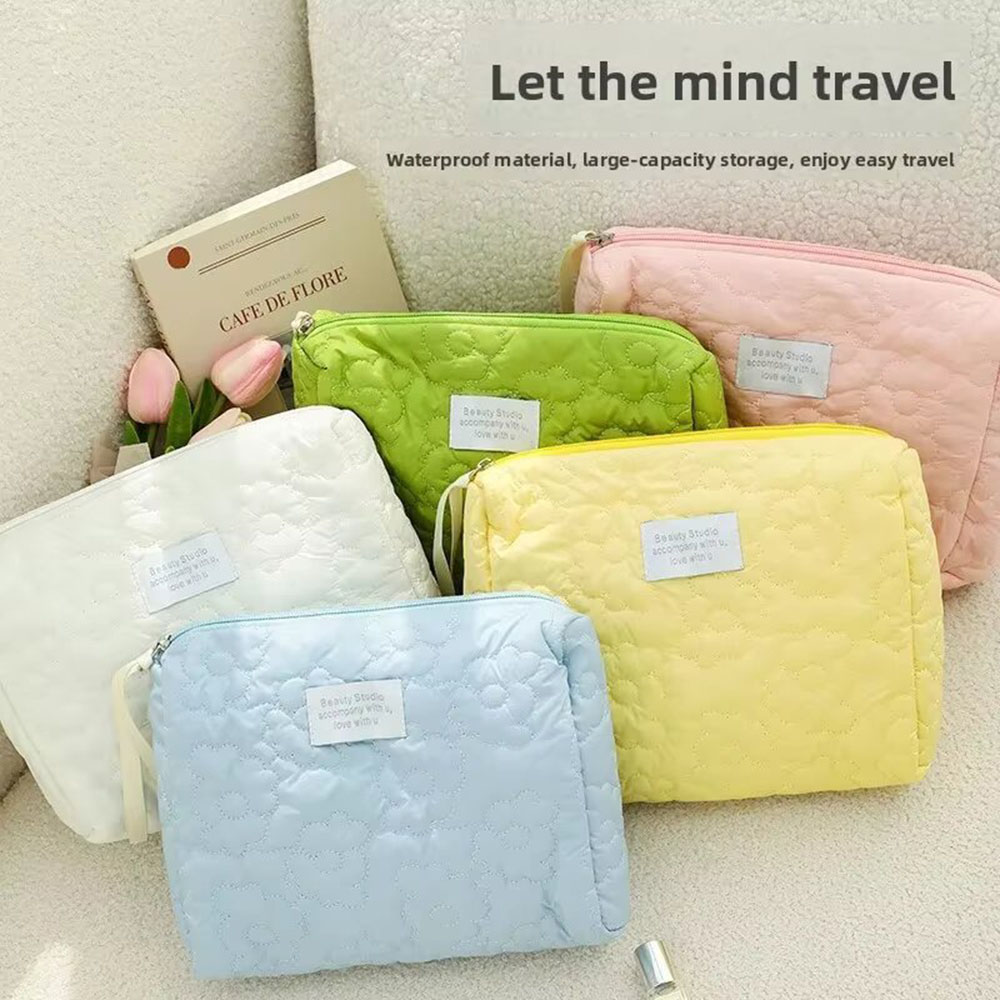 Cosmetic Bags - حقيبة مكياج نسائية جديدة بنقشة زهور،