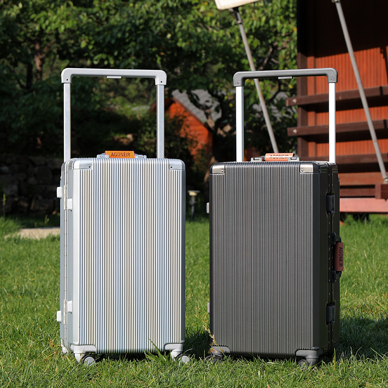حقيبة بعجلات بإطار من الألومني - مراجعة Aluminum Frame Carry On Luggage وسعره